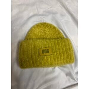 UGG Chunky Rib Knit Logo Patch Beanie